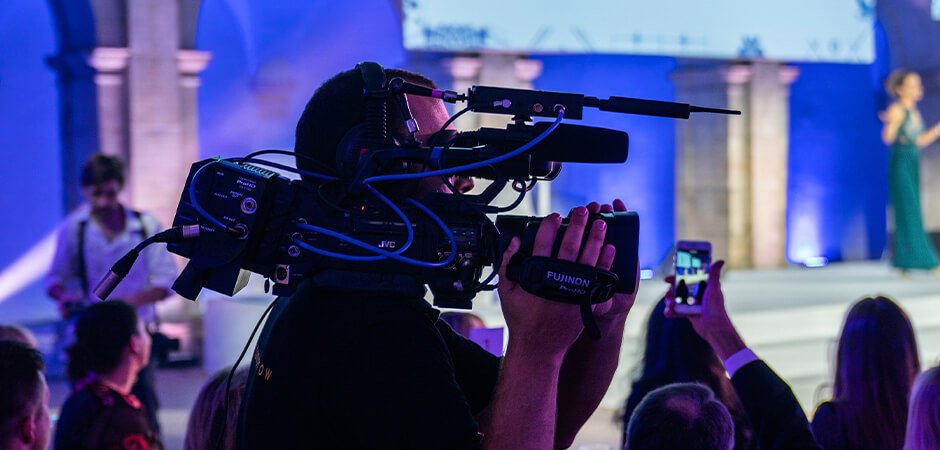 JVC GY-HM890CHE Studio