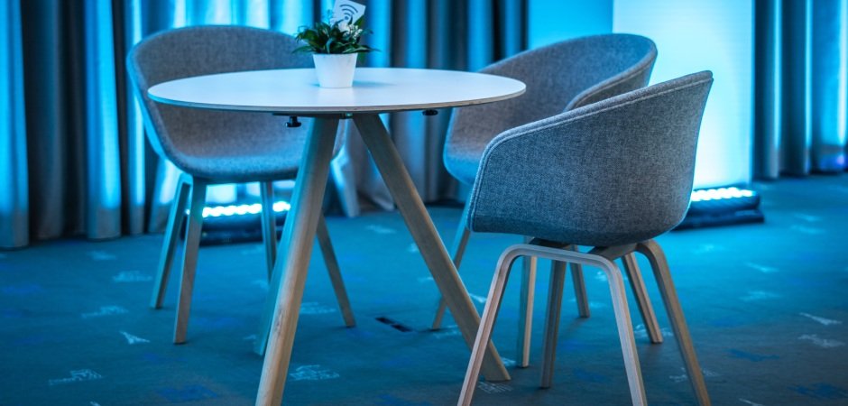 CPH20 White Round Table Ø90